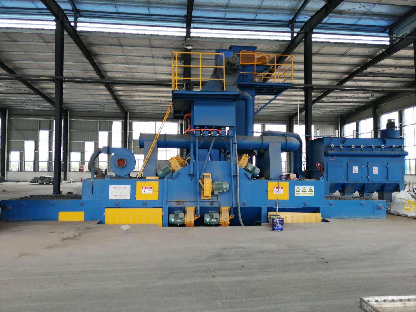 鋁模板網(wǎng)帶拋丸清理機